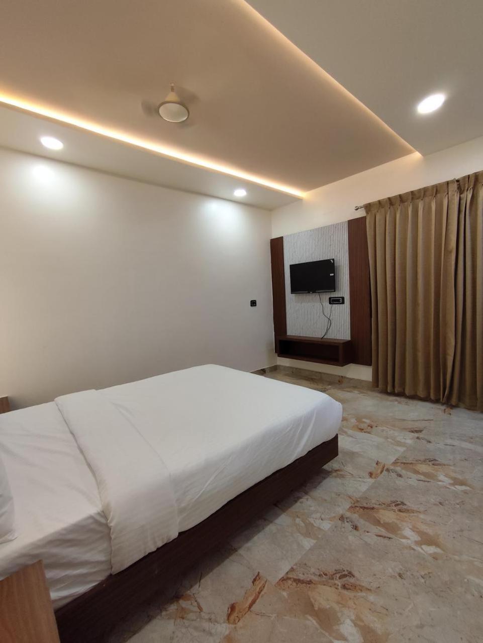 Sree Mahalakshmi Residency By K Hotels Virudunagar エクステリア 写真