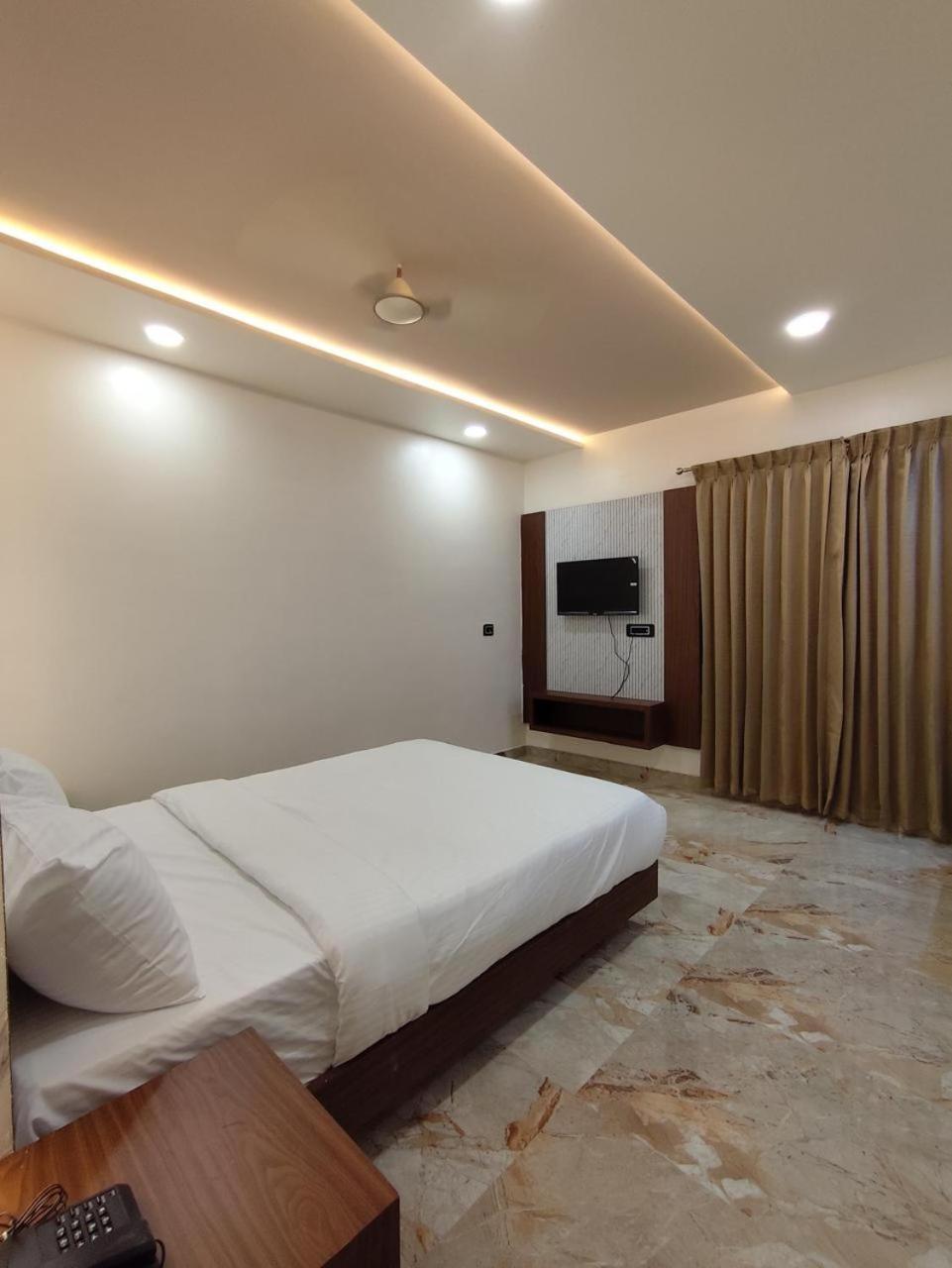 Sree Mahalakshmi Residency By K Hotels Virudunagar エクステリア 写真